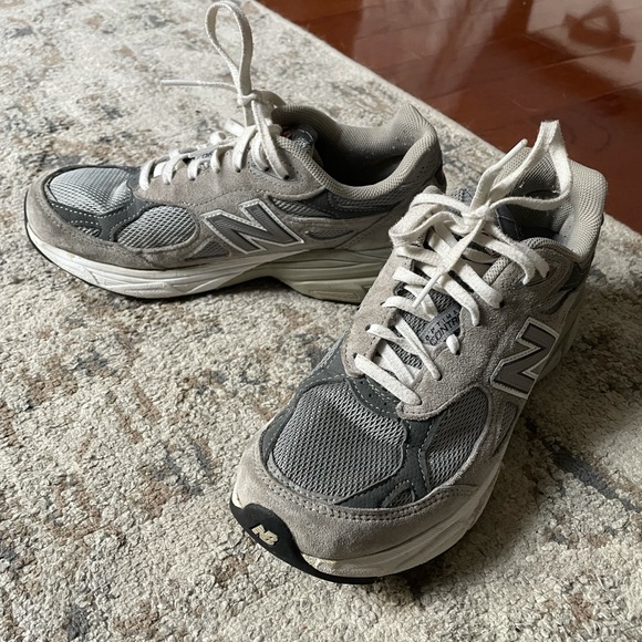 New Balance 990v3 - Picture 8 of 11